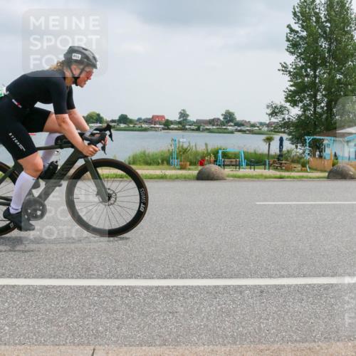 21.06.2025 - 27. Vierlanden-Triathlon H.Heesch http://msf.ph/oto/8025884 15.06.2025 12:09:06 Radfahren 815, 838, 889 meine-sportfotos.de