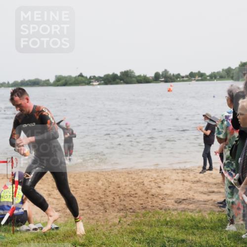 21.06.2025 - 27. Vierlanden-Triathlon MichiJ http://msf.ph/oto/8025897 15.06.2026 10:56:56 Schwimmen 642, 651, 654, 688, 711, 718, 755 meine-sportfotos.de