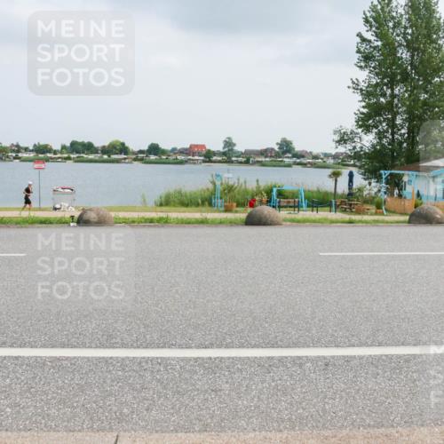 21.06.2025 - 27. Vierlanden-Triathlon H.Heesch http://msf.ph/oto/8025901 15.06.2025 12:09:07 Radfahren 815, 876, 889 meine-sportfotos.de