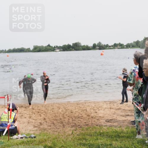 21.06.2025 - 27. Vierlanden-Triathlon MichiJ http://msf.ph/oto/8025925 15.06.2026 10:56:57 Schwimmen 642, 651, 654, 688, 711, 718, 755 meine-sportfotos.de