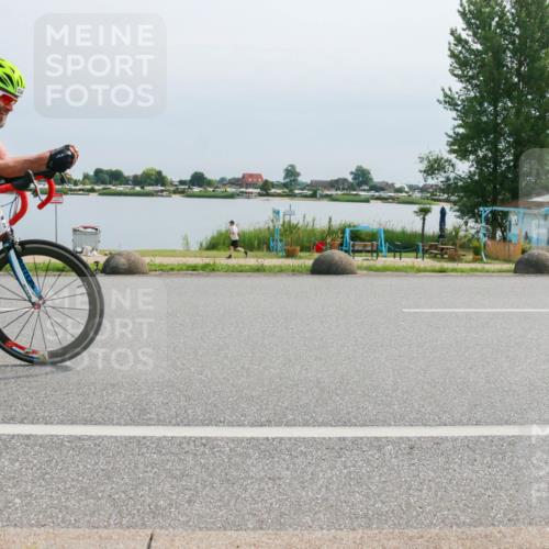 21.06.2025 - 27. Vierlanden-Triathlon H.Heesch http://msf.ph/oto/8025938 15.06.2025 11:18:32 Radfahren 219, 236 meine-sportfotos.de