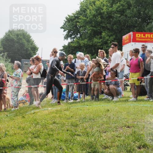 15.06.2025 - 27. Vierlanden-Triathlon KatJ http://msf.ph/oto/8025939 15.06.2025 10:59:05 Schwimmen 706, 709, 760 meine-sportfotos.de