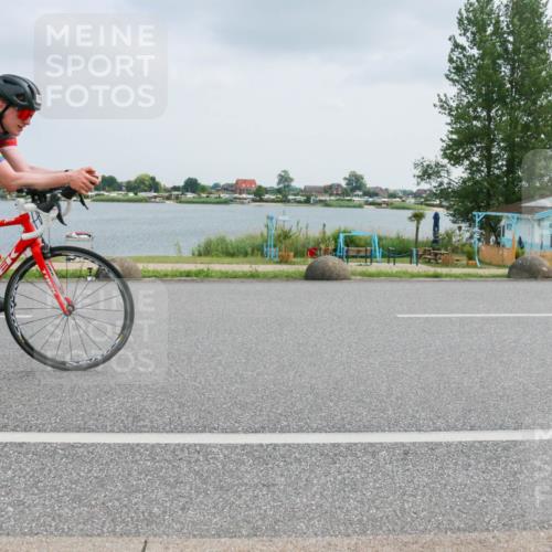 21.06.2025 - 27. Vierlanden-Triathlon H.Heesch http://msf.ph/oto/8025973 15.06.2025 12:09:32 Radfahren 759, 800 meine-sportfotos.de