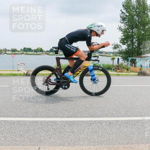 21.06.2025 - 27. Vierlanden-Triathlon H.Heesch http://msf.ph/oto/8026010 15.06.2025 12:09:40 Radfahren 854, 955, 965 meine-sportfotos.de