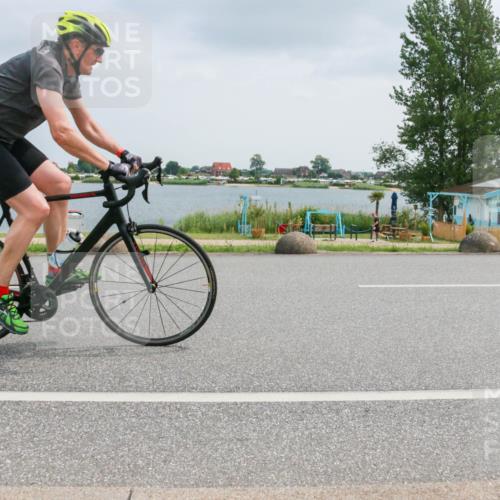 21.06.2025 - 27. Vierlanden-Triathlon H.Heesch http://msf.ph/oto/8026025 15.06.2025 12:09:40 Radfahren 854, 955, 965 meine-sportfotos.de