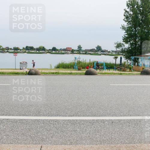 21.06.2025 - 27. Vierlanden-Triathlon H.Heesch http://msf.ph/oto/8026028 15.06.2025 11:18:48 Radfahren 832, 846, 863 meine-sportfotos.de