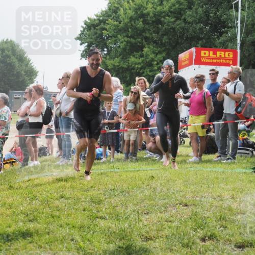 15.06.2025 - 27. Vierlanden-Triathlon KatJ http://msf.ph/oto/8026030 15.06.2025 10:59:07 Schwimmen 706, 709, 760 meine-sportfotos.de
