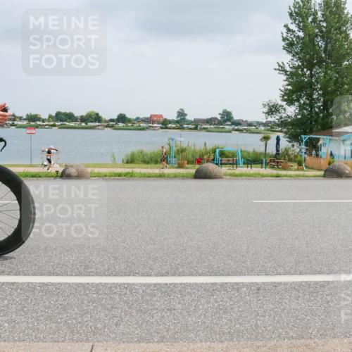 21.06.2025 - 27. Vierlanden-Triathlon H.Heesch http://msf.ph/oto/8026032 15.06.2025 12:09:50 Radfahren 851 meine-sportfotos.de