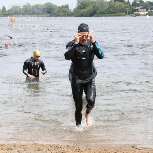 15.06.2025 - 27. Vierlanden-Triathlon Lena Gebhardt http://msf.ph/oto/8026042 15.06.2025 10:57:56 Schwimmen 640, 647, 686, 705, 738, 774 meine-sportfotos.de