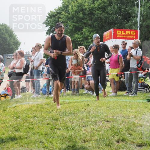 15.06.2025 - 27. Vierlanden-Triathlon KatJ http://msf.ph/oto/8026045 15.06.2025 10:59:07 Schwimmen 706, 709, 760 meine-sportfotos.de