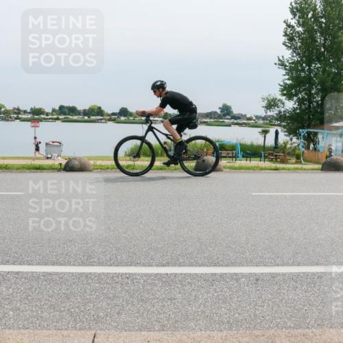 21.06.2025 - 27. Vierlanden-Triathlon H.Heesch http://msf.ph/oto/8026064 15.06.2025 11:18:49 Radfahren 745, 832, 846, 863 meine-sportfotos.de
