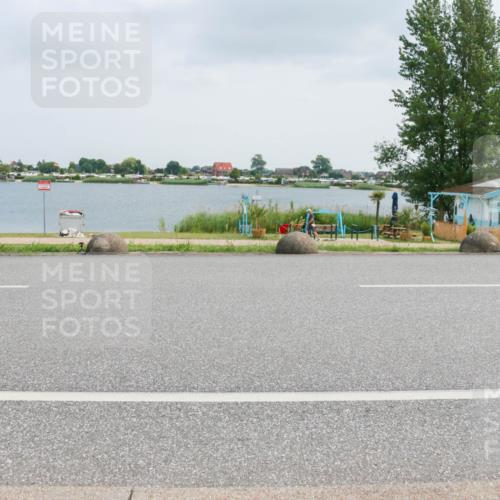 21.06.2025 - 27. Vierlanden-Triathlon H.Heesch http://msf.ph/oto/8026065 15.06.2025 12:10:16 Radfahren 742, 849 meine-sportfotos.de