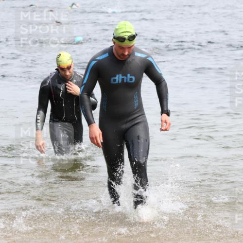 15.06.2025 - 27. Vierlanden-Triathlon Lena Gebhardt http://msf.ph/oto/8026075 15.06.2025 10:57:59 Schwimmen 640, 647, 705, 738, 762 meine-sportfotos.de