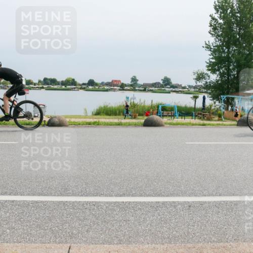 21.06.2025 - 27. Vierlanden-Triathlon H.Heesch http://msf.ph/oto/8026077 15.06.2025 11:18:49 Radfahren 745, 832, 846, 863 meine-sportfotos.de