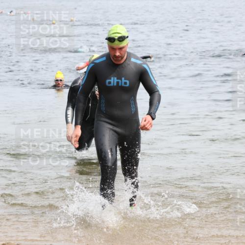 15.06.2025 - 27. Vierlanden-Triathlon Lena Gebhardt http://msf.ph/oto/8026083 15.06.2025 10:58:00 Schwimmen 640, 647, 705, 738, 762 meine-sportfotos.de