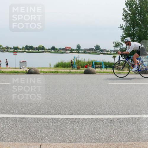 21.06.2025 - 27. Vierlanden-Triathlon H.Heesch http://msf.ph/oto/8026084 15.06.2025 11:18:49 Radfahren 745, 832, 846, 863 meine-sportfotos.de