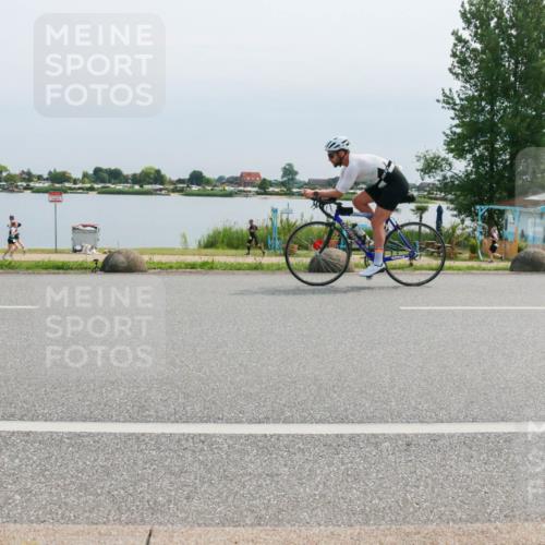 21.06.2025 - 27. Vierlanden-Triathlon H.Heesch http://msf.ph/oto/8026088 15.06.2025 11:18:50 Radfahren 745, 832, 863 meine-sportfotos.de