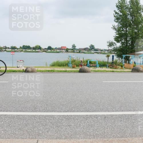 21.06.2025 - 27. Vierlanden-Triathlon H.Heesch http://msf.ph/oto/8026091 15.06.2025 12:10:17 Radfahren 742, 849 meine-sportfotos.de