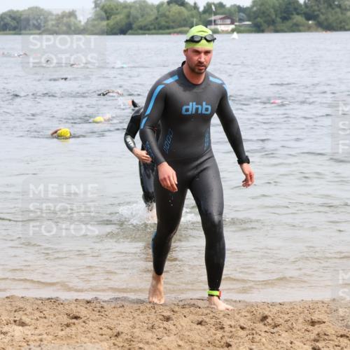 15.06.2025 - 27. Vierlanden-Triathlon Lena Gebhardt http://msf.ph/oto/8026093 15.06.2025 10:58:01 Schwimmen 640, 647, 705, 738, 762 meine-sportfotos.de