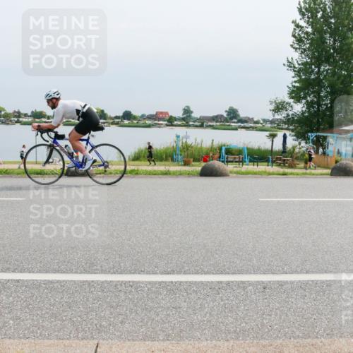 21.06.2025 - 27. Vierlanden-Triathlon H.Heesch http://msf.ph/oto/8026100 15.06.2025 11:18:50 Radfahren 745, 832, 863 meine-sportfotos.de
