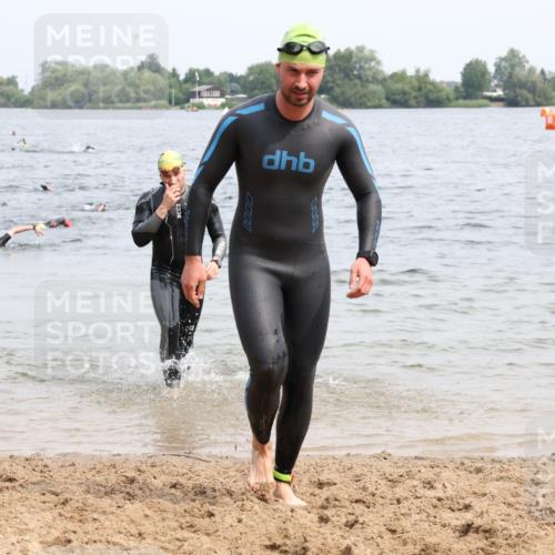 15.06.2025 - 27. Vierlanden-Triathlon Lena Gebhardt http://msf.ph/oto/8026107 15.06.2025 10:58:03 Schwimmen 640, 647, 705, 738, 762 meine-sportfotos.de