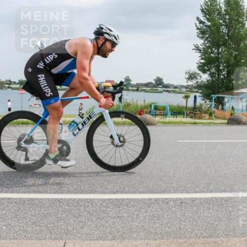 21.06.2025 - 27. Vierlanden-Triathlon H.Heesch http://msf.ph/oto/8026144 15.06.2025 12:10:38 Radfahren 654, 685, 837 meine-sportfotos.de