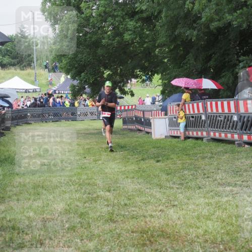 21.06.2025 - 27. Vierlanden-Triathlon KatJ http://msf.ph/oto/8026201 15.06.2025 13:29:11 Ziel 9, 952 meine-sportfotos.de