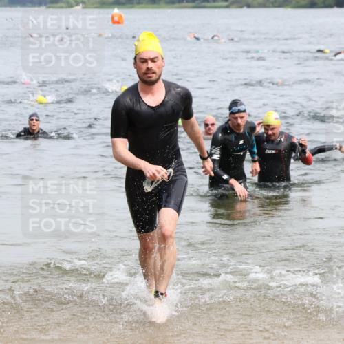15.06.2025 - 27. Vierlanden-Triathlon Lena Gebhardt http://msf.ph/oto/8026202 15.06.2025 10:58:14 Schwimmen 640, 710, 762, 769 meine-sportfotos.de