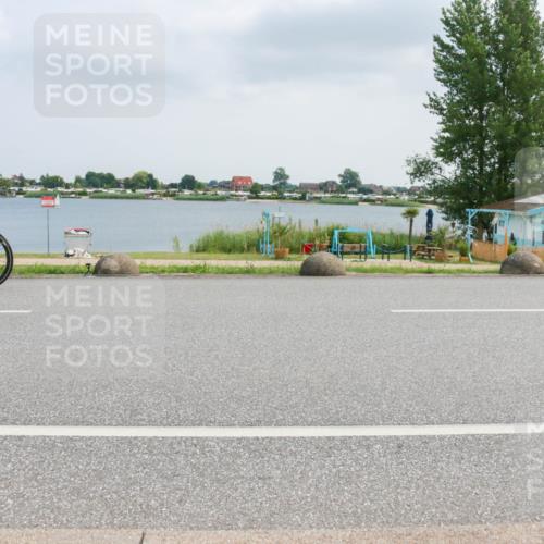 21.06.2025 - 27. Vierlanden-Triathlon H.Heesch http://msf.ph/oto/8026244 15.06.2025 12:11:21 Radfahren 913 meine-sportfotos.de