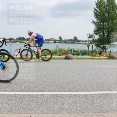 21.06.2025 - 27. Vierlanden-Triathlon H.Heesch http://msf.ph/oto/8026263 15.06.2025 12:11:24 Radfahren 705, 913, 1014, 1015, 1016, 1017, 1018 meine-sportfotos.de