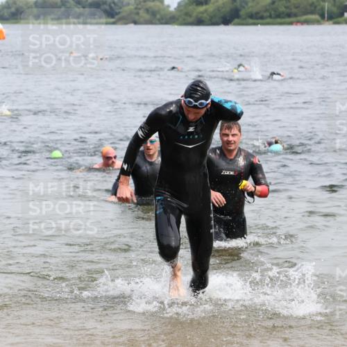 15.06.2025 - 27. Vierlanden-Triathlon Lena Gebhardt http://msf.ph/oto/8026290 15.06.2025 10:58:18 Schwimmen 643, 710, 741, 762, 769 meine-sportfotos.de