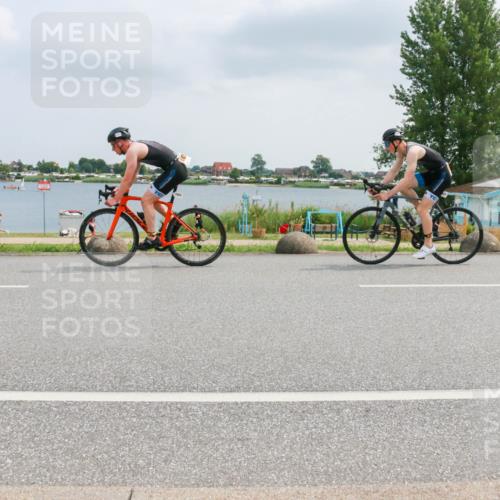 21.06.2025 - 27. Vierlanden-Triathlon H.Heesch http://msf.ph/oto/8026292 15.06.2025 12:11:32 Radfahren 705, 806, 1024, 1025, 1026, 1027 meine-sportfotos.de