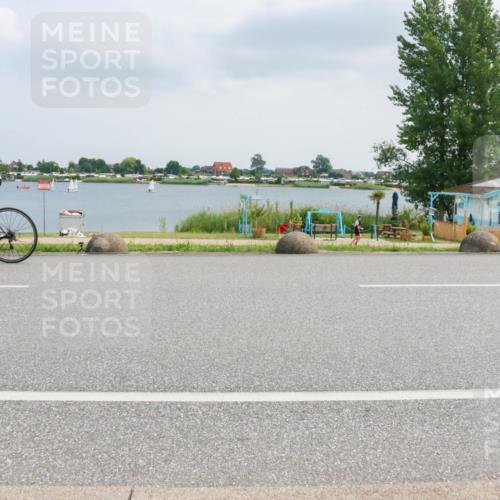 21.06.2025 - 27. Vierlanden-Triathlon H.Heesch http://msf.ph/oto/8026319 15.06.2025 12:11:36 Radfahren 740, 806, 901, 1024, 1025, 1026, 1027 meine-sportfotos.de