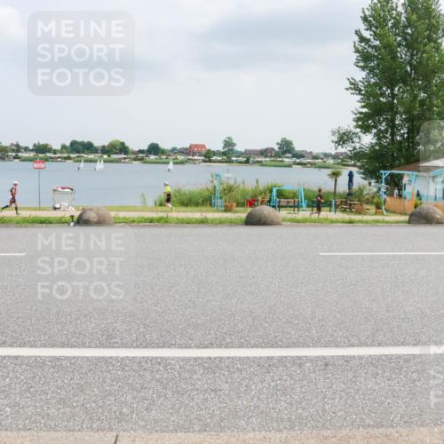 21.06.2025 - 27. Vierlanden-Triathlon H.Heesch http://msf.ph/oto/8026340 15.06.2025 12:11:42 Radfahren 229, 898, 901 meine-sportfotos.de