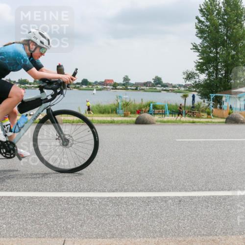 21.06.2025 - 27. Vierlanden-Triathlon H.Heesch http://msf.ph/oto/8026343 15.06.2025 12:11:42 Radfahren 229, 898, 901 meine-sportfotos.de