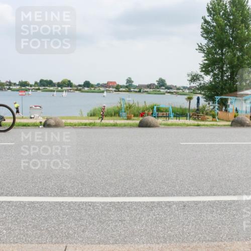 21.06.2025 - 27. Vierlanden-Triathlon H.Heesch http://msf.ph/oto/8026352 15.06.2025 12:11:44 Radfahren 229, 826, 898 meine-sportfotos.de