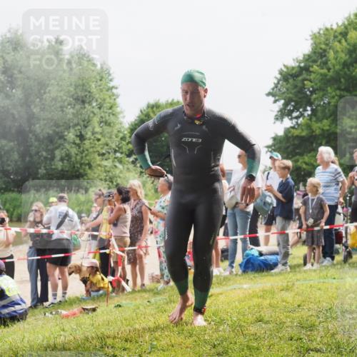 15.06.2025 - 27. Vierlanden-Triathlon KatJ http://msf.ph/oto/8026358 15.06.2025 10:59:45 Schwimmen 641, 668, 727 meine-sportfotos.de