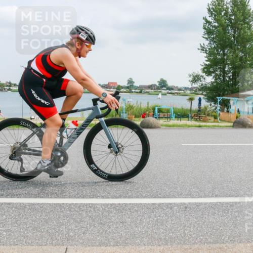 21.06.2025 - 27. Vierlanden-Triathlon H.Heesch http://msf.ph/oto/8026415 15.06.2025 12:12:44 Radfahren 903 meine-sportfotos.de