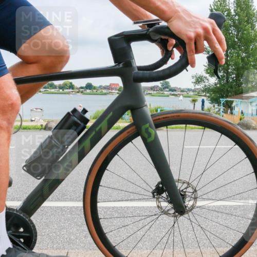 21.06.2025 - 27. Vierlanden-Triathlon H.Heesch http://msf.ph/oto/8026453 15.06.2025 12:12:52 Radfahren 71, 875, 914, 969 meine-sportfotos.de