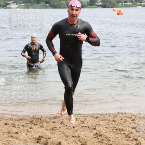 15.06.2025 - 27. Vierlanden-Triathlon Lena Gebhardt http://msf.ph/oto/8026460 15.06.2025 10:58:31 Schwimmen 636, 643, 667, 684, 710, 732, 741, 747 meine-sportfotos.de