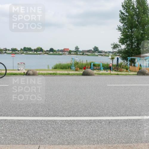 21.06.2025 - 27. Vierlanden-Triathlon H.Heesch http://msf.ph/oto/8026469 15.06.2025 12:12:55 Radfahren 71, 875, 922, 940, 957, 969 meine-sportfotos.de