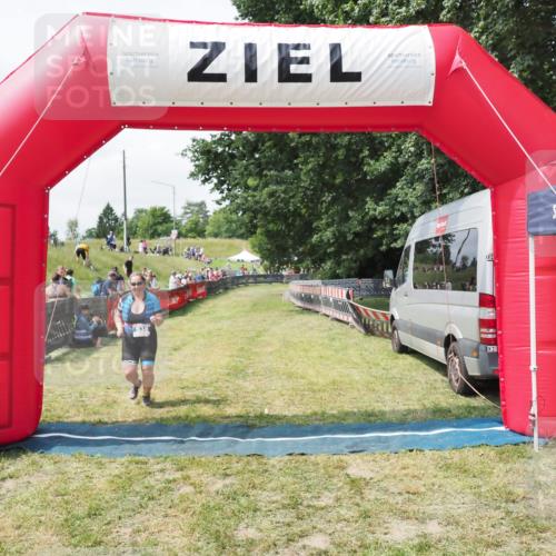 21.06.2025 - 27. Vierlanden-Triathlon MichiJ http://msf.ph/oto/8026566 15.06.2026 11:59:32 Ziel 538 meine-sportfotos.de