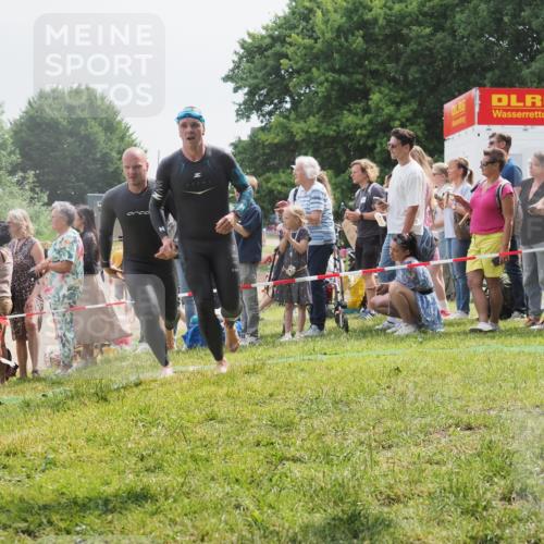 15.06.2025 - 27. Vierlanden-Triathlon KatJ http://msf.ph/oto/8026605 15.06.2025 11:00:22 Schwimmen 646, 657, 662, 694, 731 meine-sportfotos.de