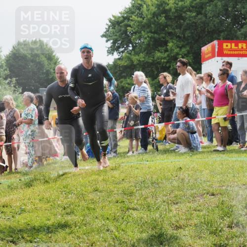 15.06.2025 - 27. Vierlanden-Triathlon KatJ http://msf.ph/oto/8026616 15.06.2025 11:00:22 Schwimmen 646, 657, 662, 694, 731 meine-sportfotos.de
