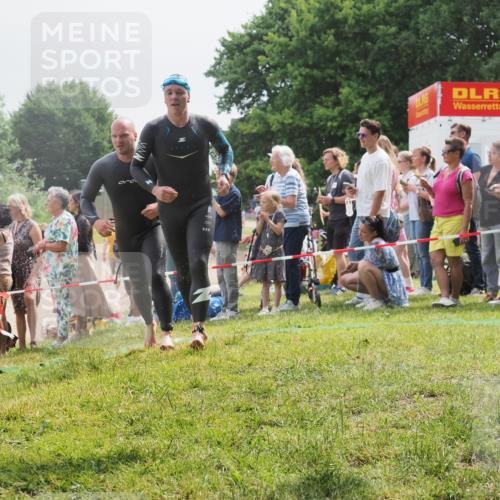 15.06.2025 - 27. Vierlanden-Triathlon KatJ http://msf.ph/oto/8026628 15.06.2025 11:00:22 Schwimmen 646, 657, 662, 694, 731 meine-sportfotos.de