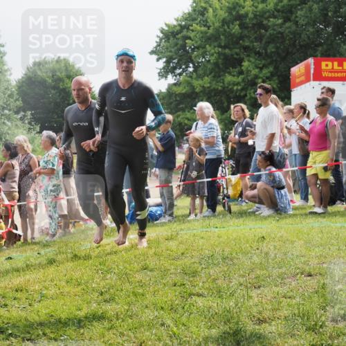15.06.2025 - 27. Vierlanden-Triathlon KatJ http://msf.ph/oto/8026652 15.06.2025 11:00:22 Schwimmen 646, 657, 662, 694, 731 meine-sportfotos.de