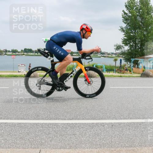 21.06.2025 - 27. Vierlanden-Triathlon H.Heesch http://msf.ph/oto/8026672 15.06.2025 12:14:47 Radfahren 697, 900 meine-sportfotos.de