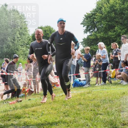 15.06.2025 - 27. Vierlanden-Triathlon KatJ http://msf.ph/oto/8026689 15.06.2025 11:00:23 Schwimmen 646, 657, 662, 694, 714, 731 meine-sportfotos.de
