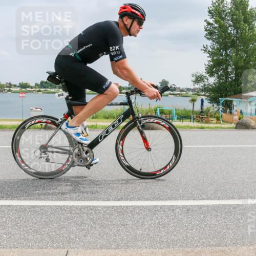 21.06.2025 - 27. Vierlanden-Triathlon H.Heesch http://msf.ph/oto/8026725 15.06.2025 12:15:05 Radfahren 868, 894 meine-sportfotos.de