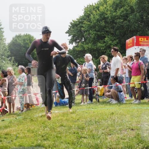15.06.2025 - 27. Vierlanden-Triathlon KatJ http://msf.ph/oto/8026743 15.06.2025 11:00:25 Schwimmen 646, 657, 662, 694, 714, 731 meine-sportfotos.de